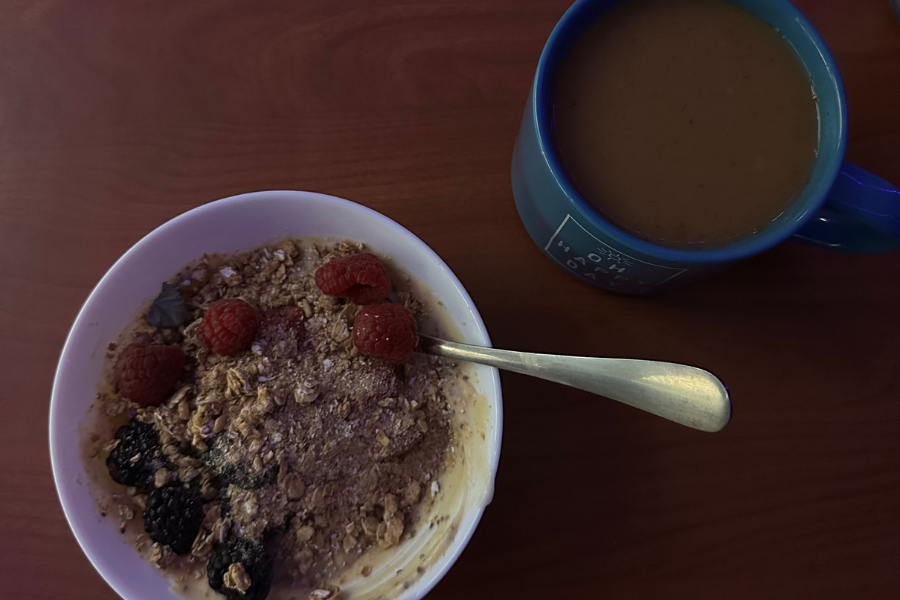 habits a bowl of oatmeal and coffee